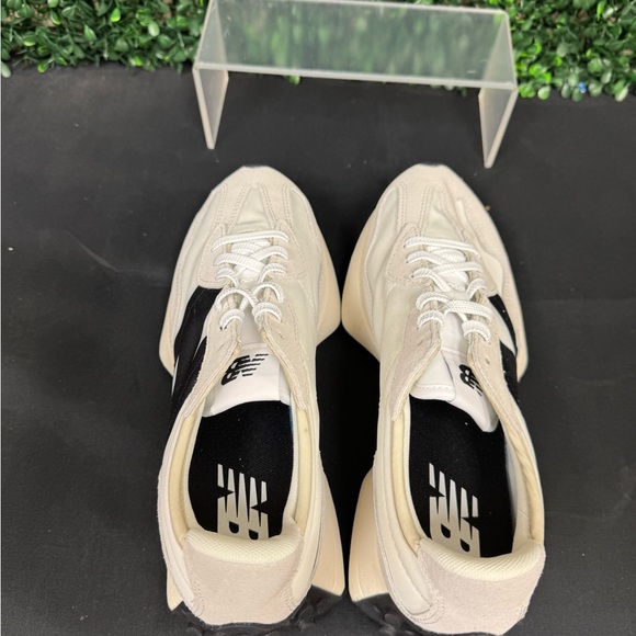 New Balance 327 Shoes - M7.5/W9 - Picture 6 of 10